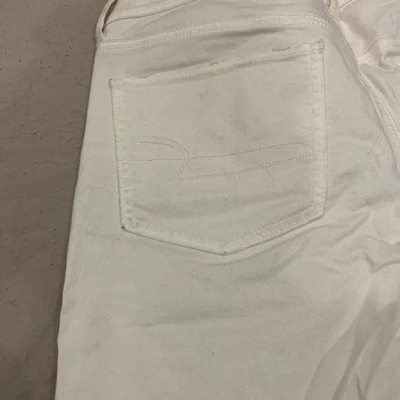 American Eagle Tomgirl distressed white jeans - Picture 7 of 7